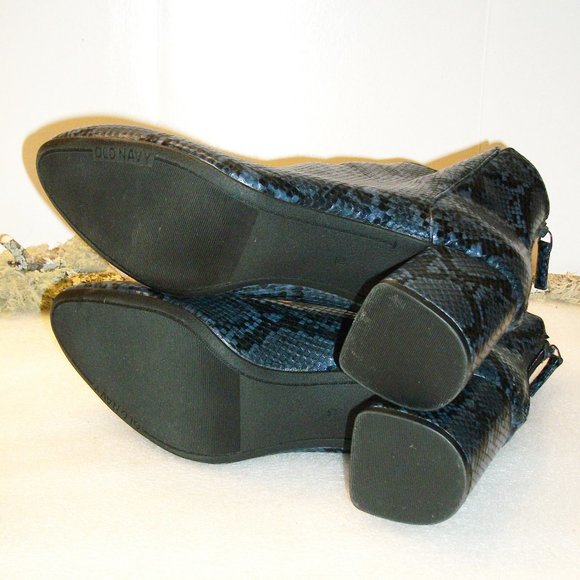 OLD NAVY Sz 10 NWOT Rear Zip Blue/Black Snakeskin Pattern Booties 3" Heel - Picture 10 of 15